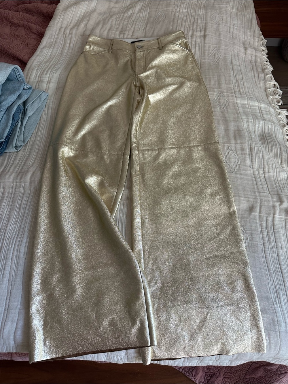 BNWOT Sanctuary Women’s Metallic Gold Jeans - Size 27